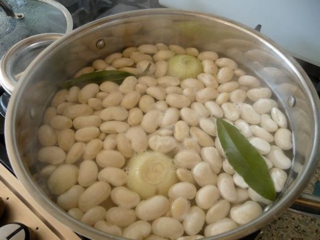 butterbeans in pan