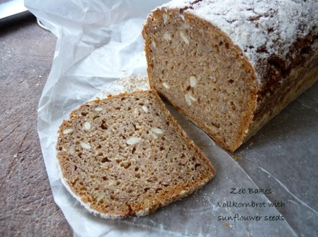 vollkorn bread with sunflower seeds