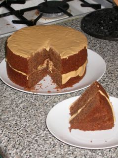 Dan Lepard caramel hazelnut cake